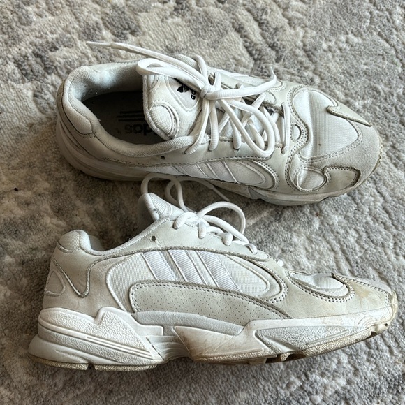 Adidas runners - Picture 1 of 4